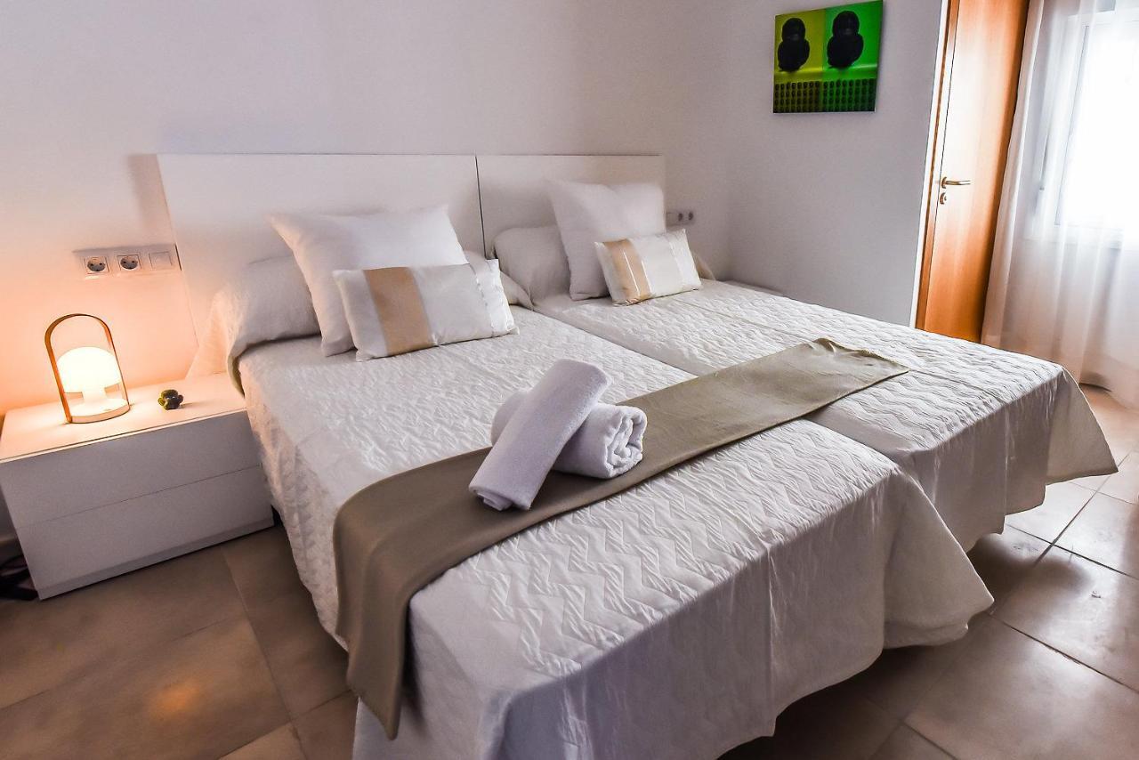 Sal Mar Suites Santa Eularia des Riu Exterior photo