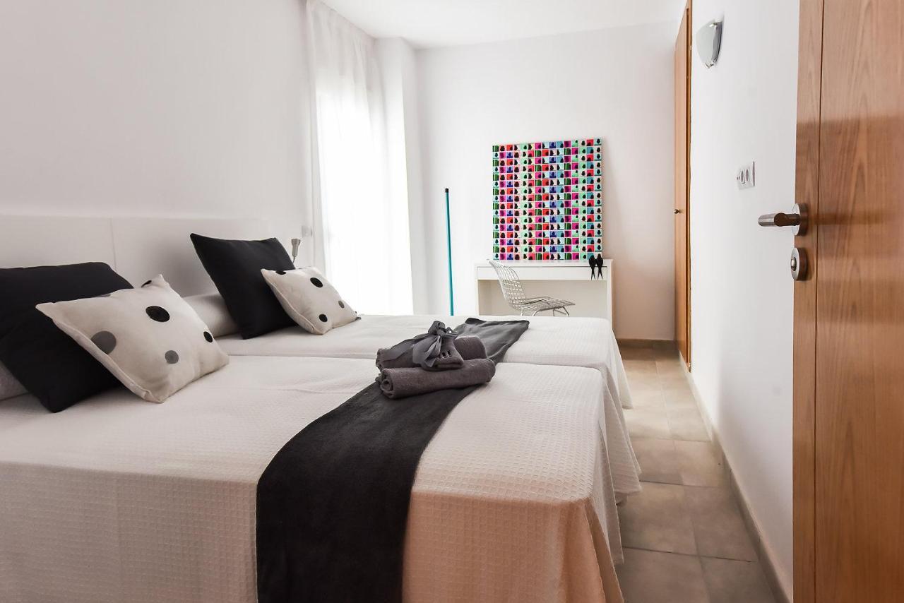 Sal Mar Suites Santa Eularia des Riu Exterior photo