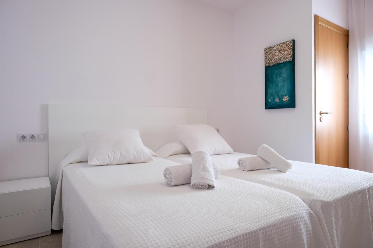 Sal Mar Suites Santa Eularia des Riu Exterior photo